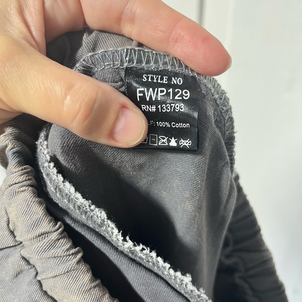 POL Gray Star-Patterned Pants - Picture 7 of 11